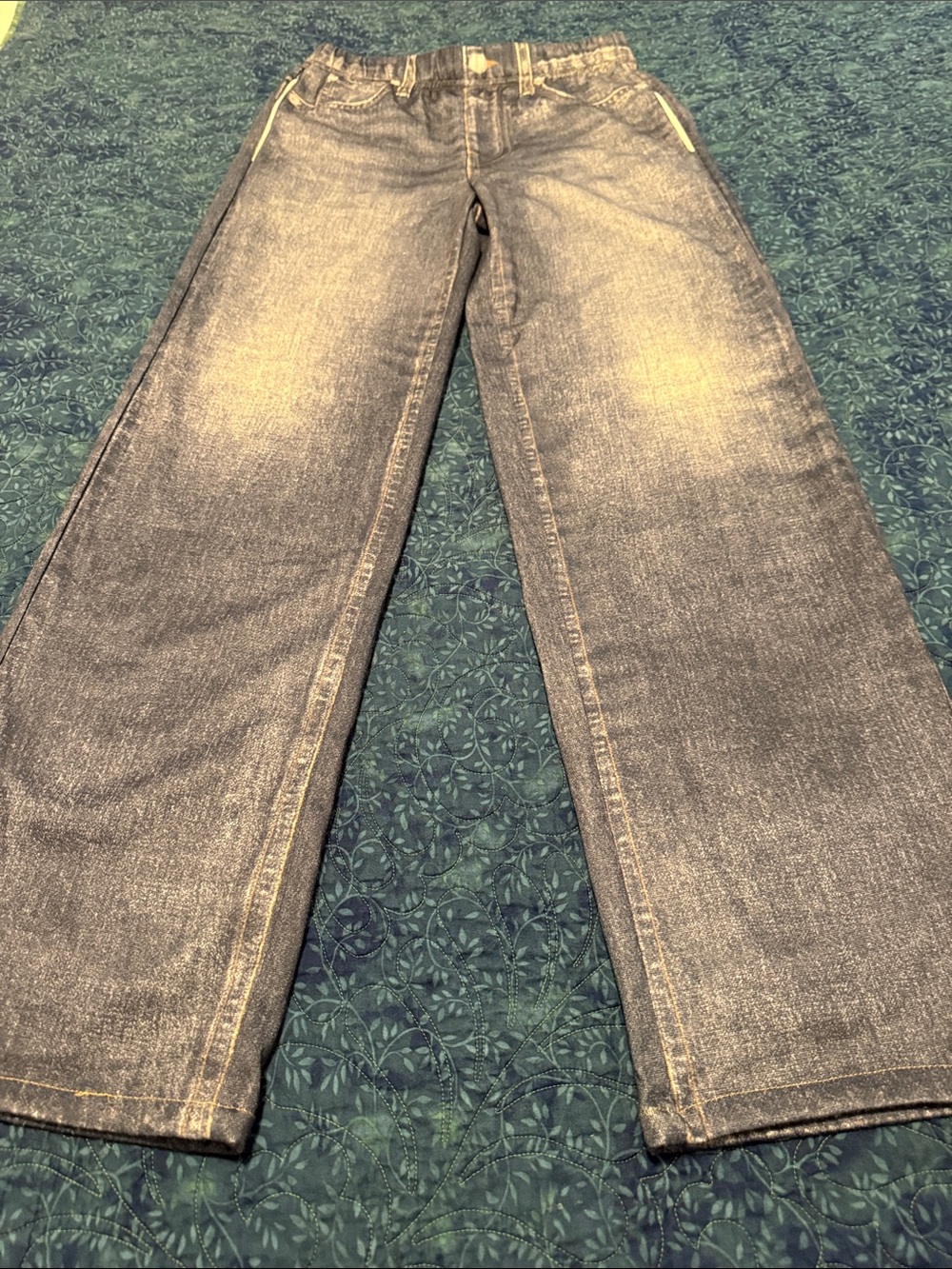 Mila Rosabella Faux Jean Sweatpants. Side pockets with white lining. Size S